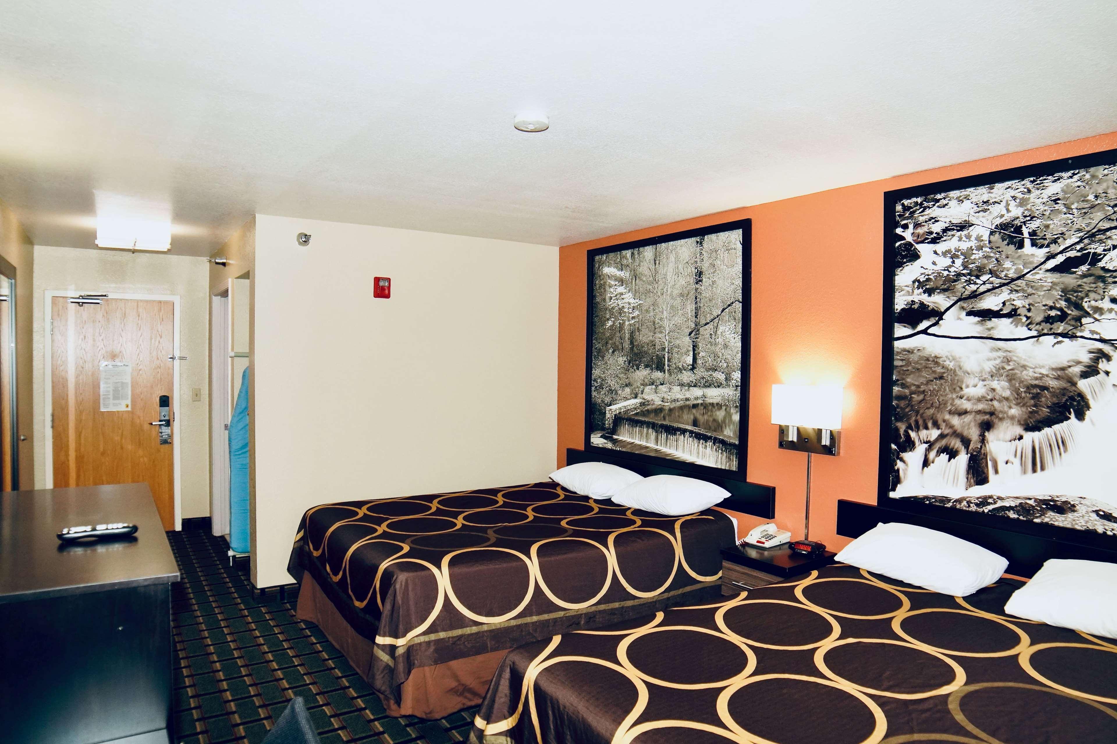 Super 8 By Wyndham Crossville Tn Buitenkant foto