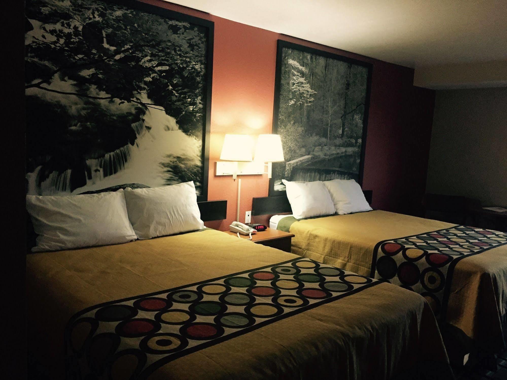 Super 8 By Wyndham Crossville Tn Buitenkant foto